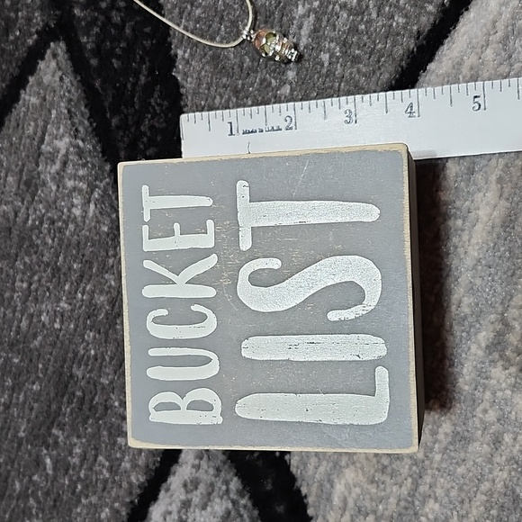 SKULL GLOW-IN-DARK STONE NECKLACE & BUCKET LIST KEEPSAKE BOX - Picture 7 of 14